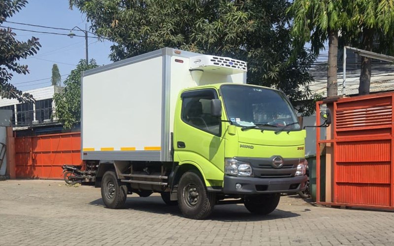 Daftar Tipe Hino Dutro / Hino 300, Spesifikasi dan Harganya